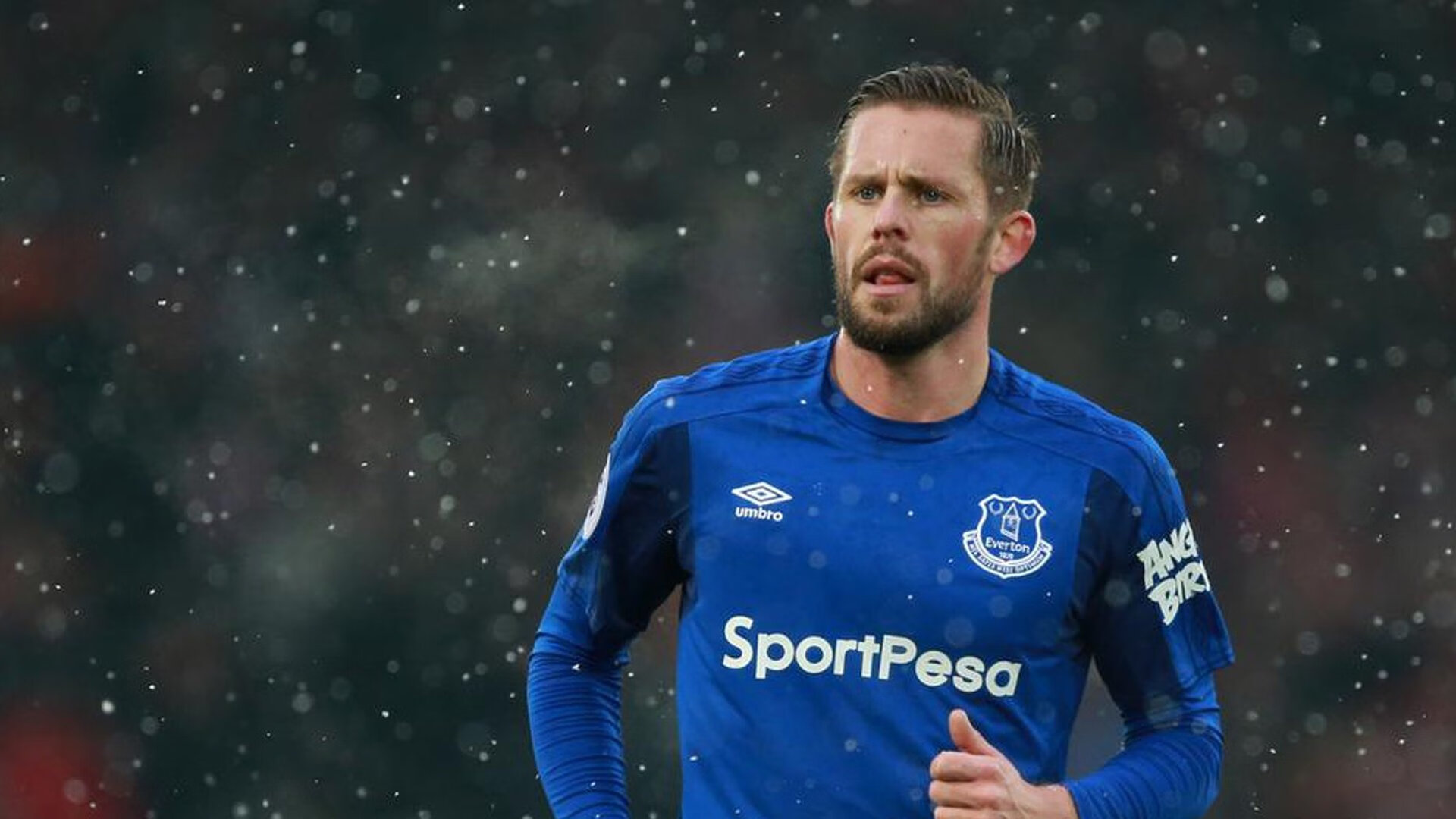 开云体育官网-平民军团的逆袭宣言，当数据爆炸撕裂豪门盾牌